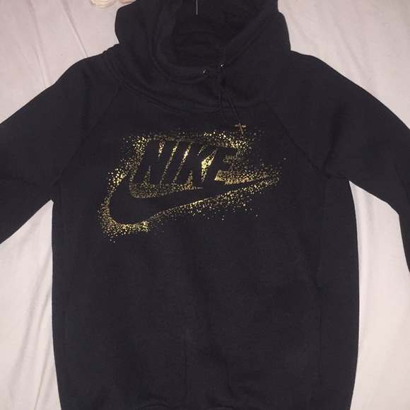 Nike Sweaters - Nike Hoodie
